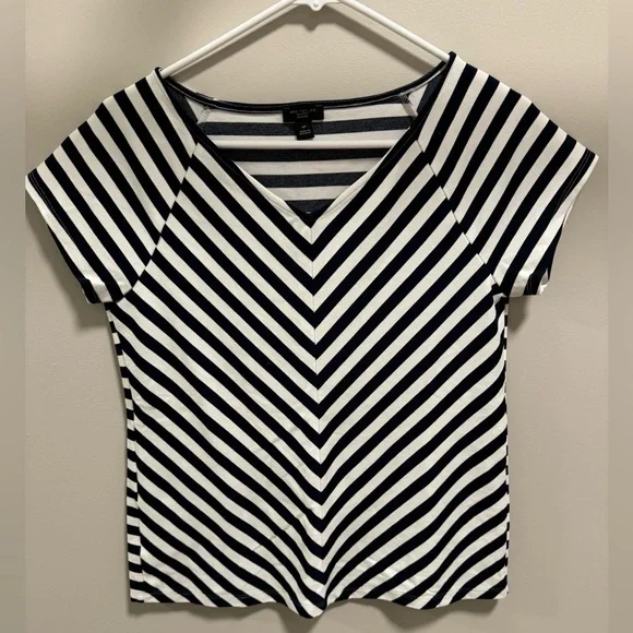 Ann Taylor Factory Top - Picture 1 of 4